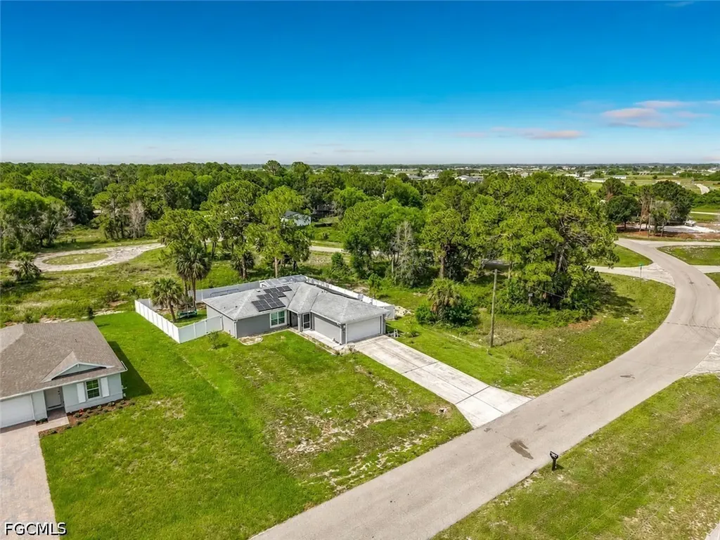 5042 SE Tradewinds Circle Labelle FL 33935