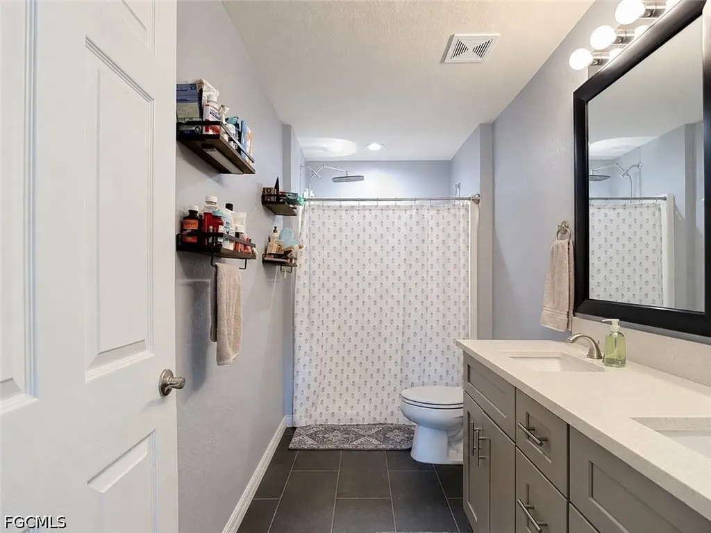 5042 SE Tradewinds Circle Labelle FL 33935