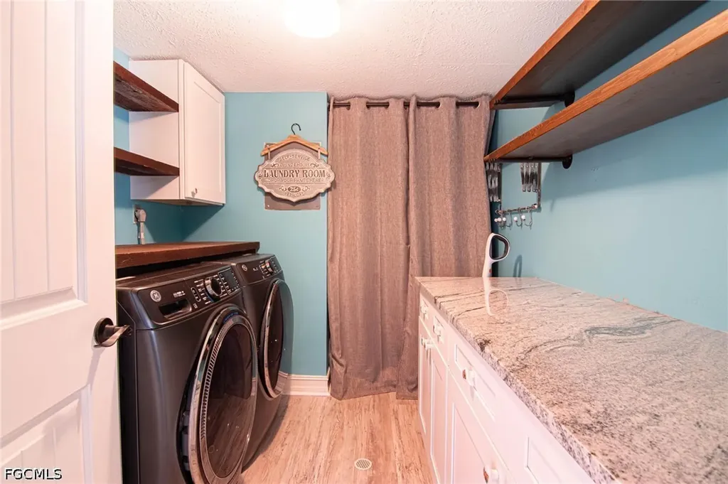 1627 Beach Parkway Cape Coral FL 33904