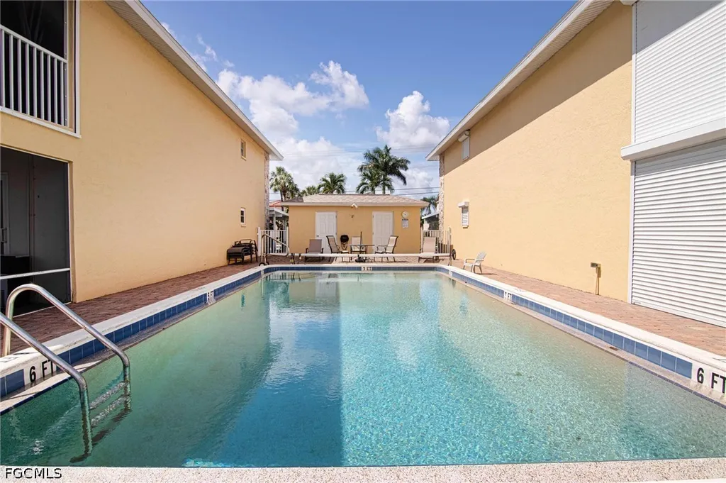 1627 Beach Parkway Cape Coral FL 33904