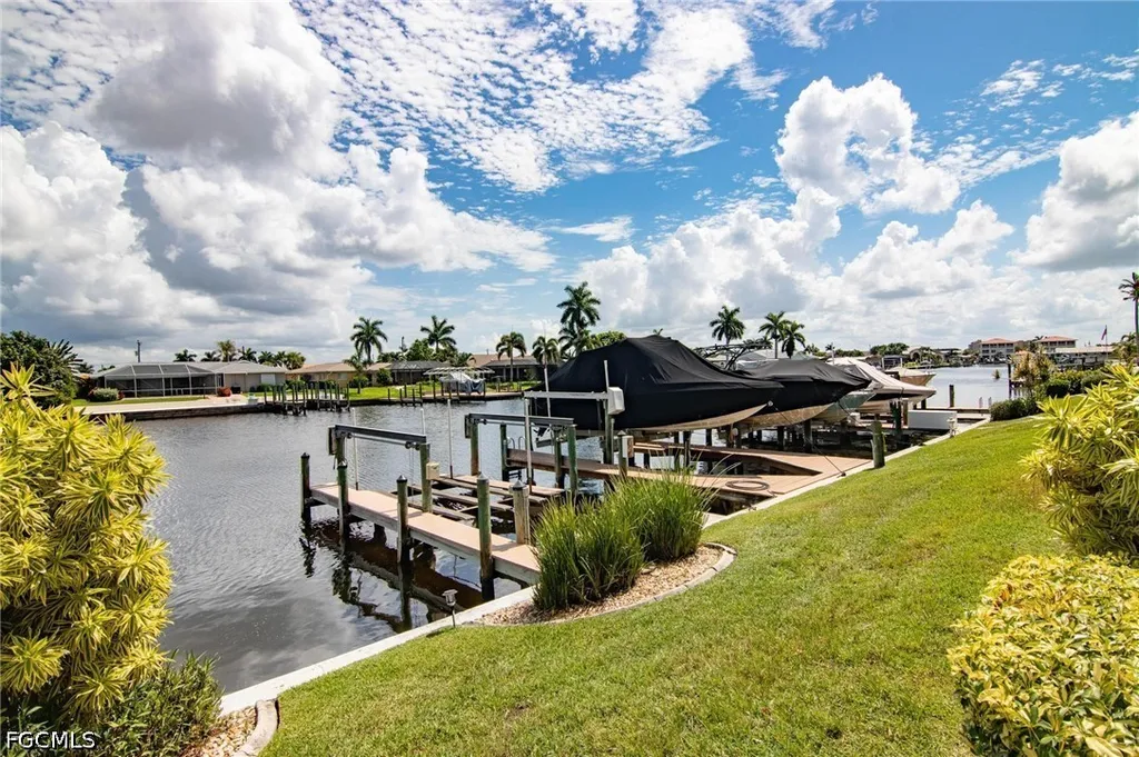 1627 Beach Parkway Cape Coral FL 33904