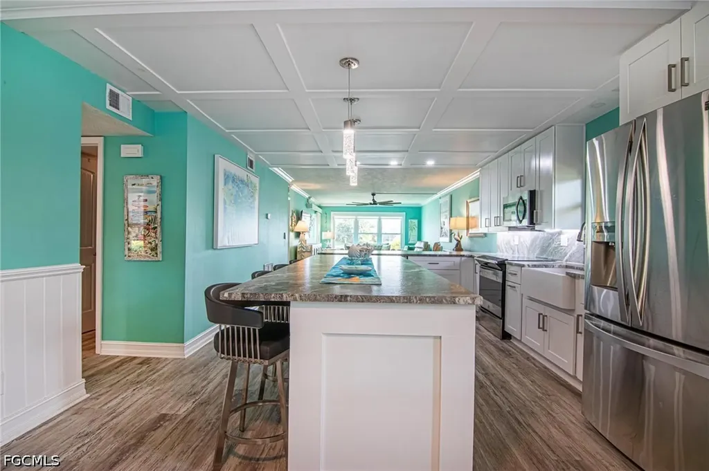 1627 Beach Parkway Cape Coral FL 33904