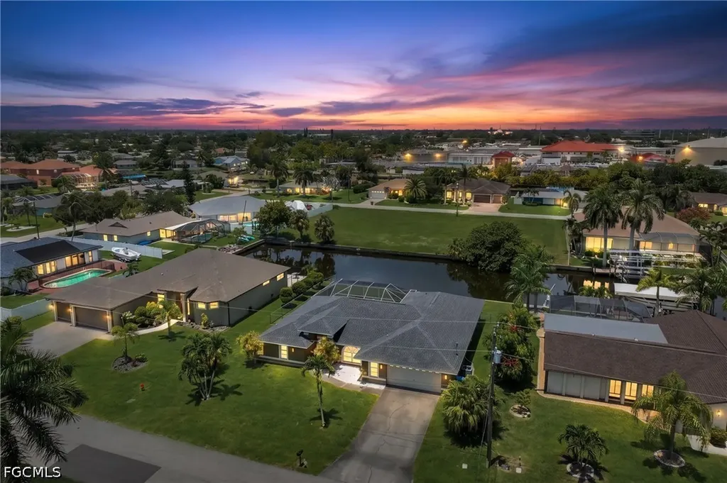 2526 SE 19th Place Cape Coral FL 33904