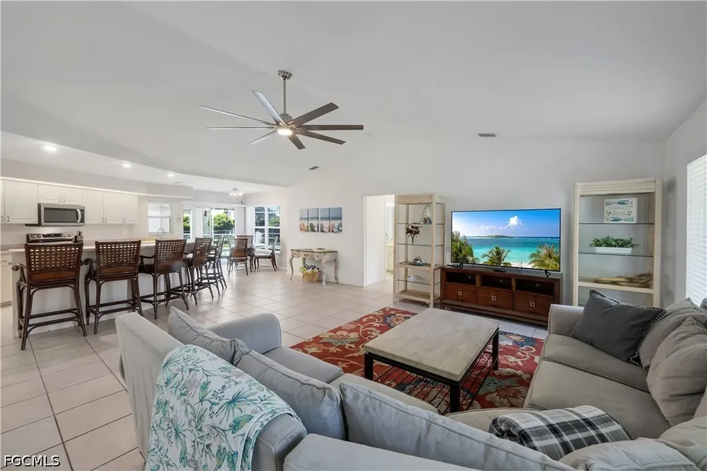 2526 SE 19th Place Cape Coral FL 33904