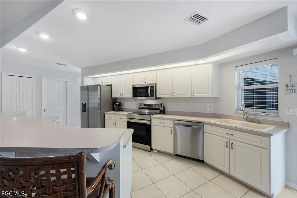 2526 SE 19th Place Cape Coral FL 33904