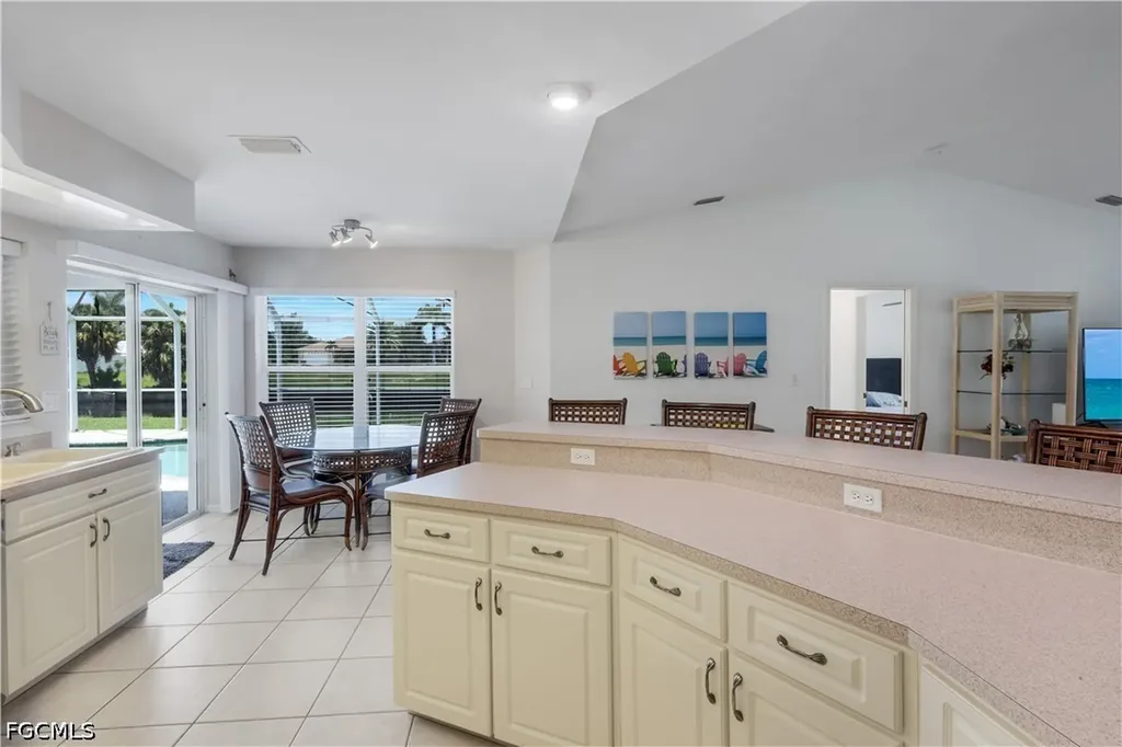 2526 SE 19th Place Cape Coral FL 33904