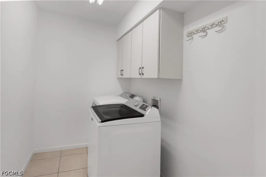 2526 SE 19th Place Cape Coral FL 33904