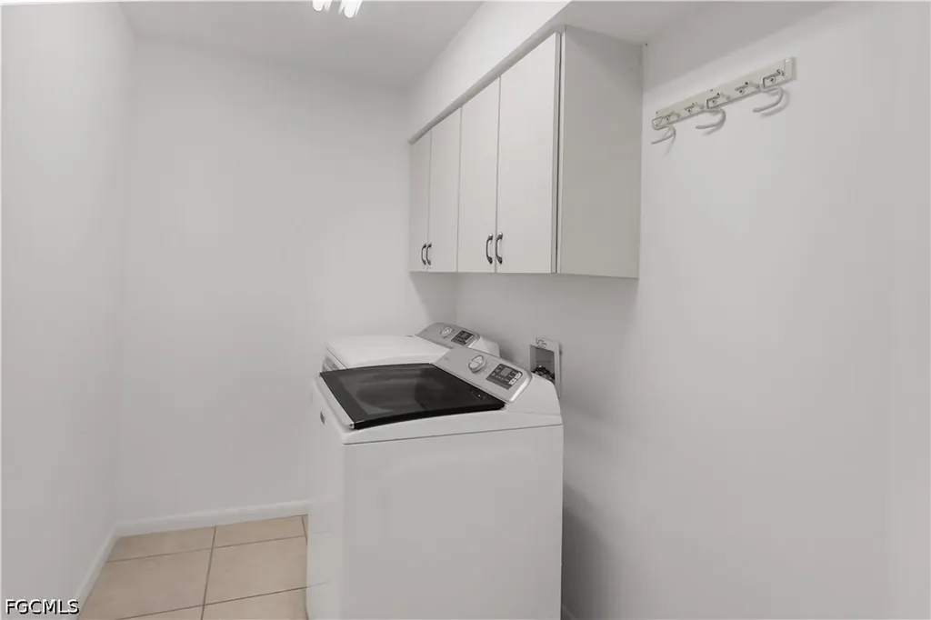 2526 SE 19th Place Cape Coral FL 33904