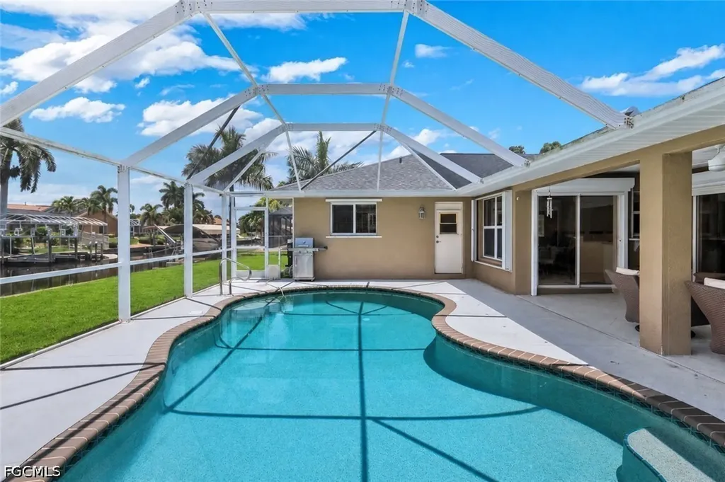 2526 SE 19th Place Cape Coral FL 33904