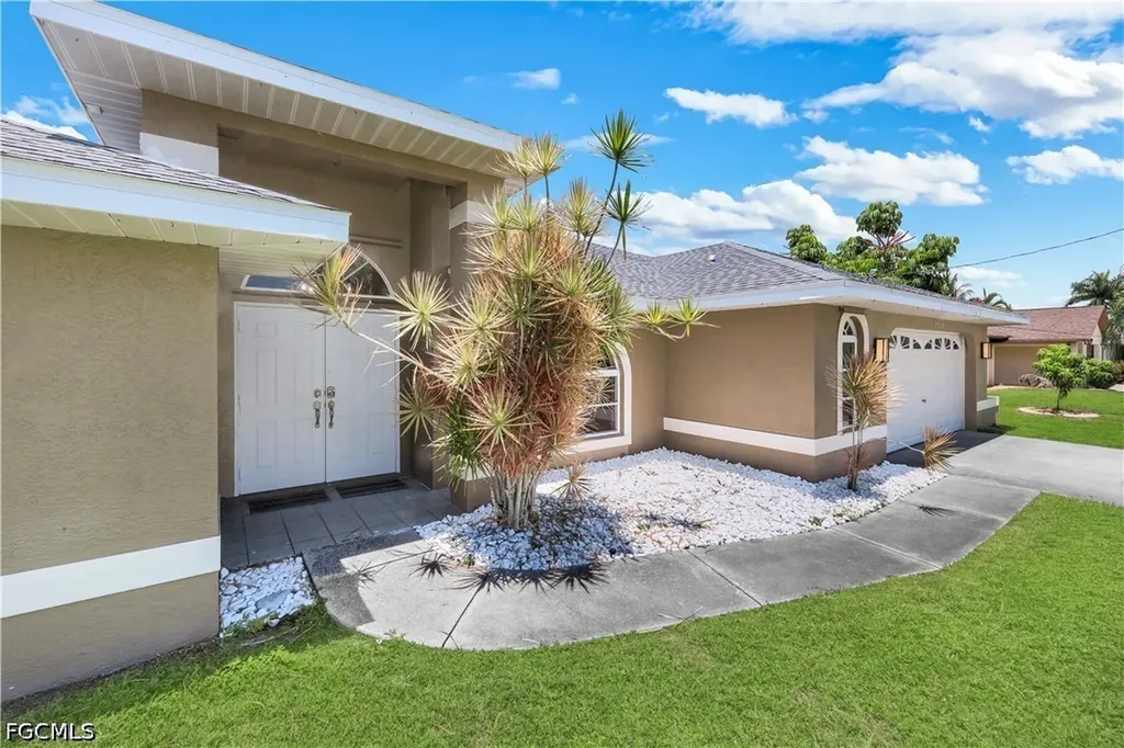 2526 SE 19th Place Cape Coral FL 33904