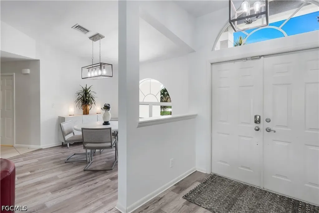 2526 SE 19th Place Cape Coral FL 33904