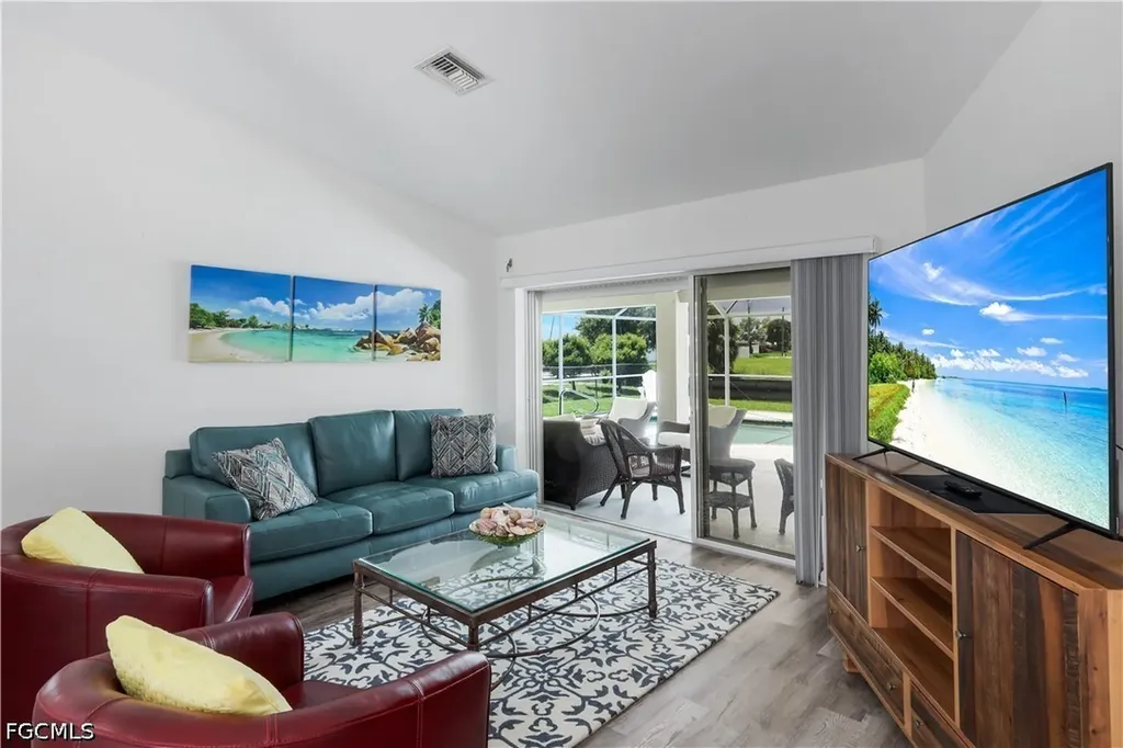 2526 SE 19th Place Cape Coral FL 33904