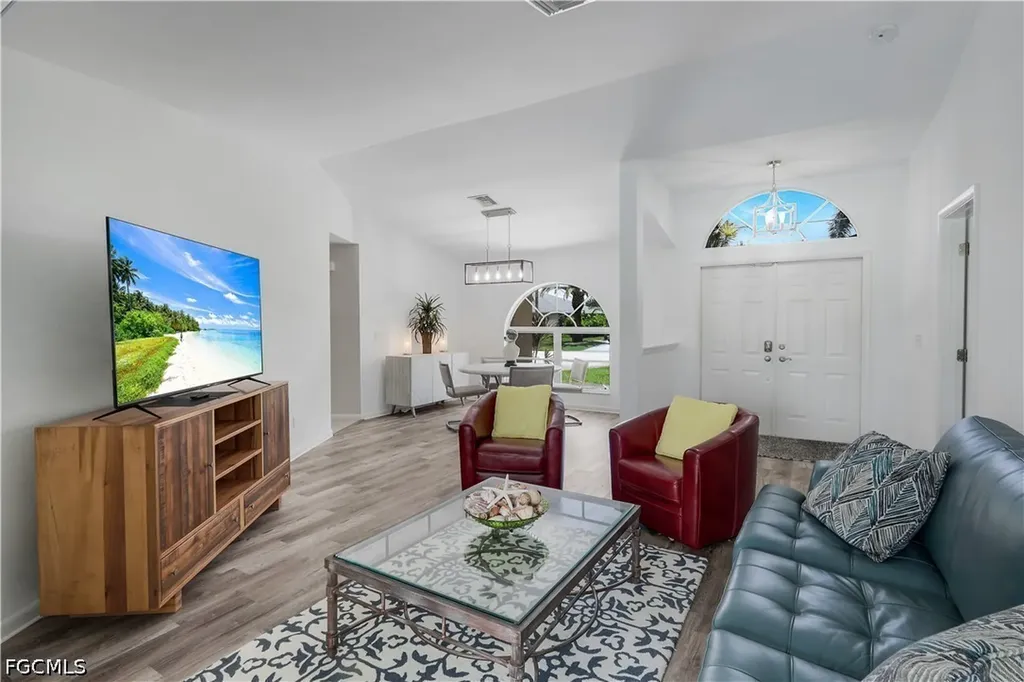 2526 SE 19th Place Cape Coral FL 33904