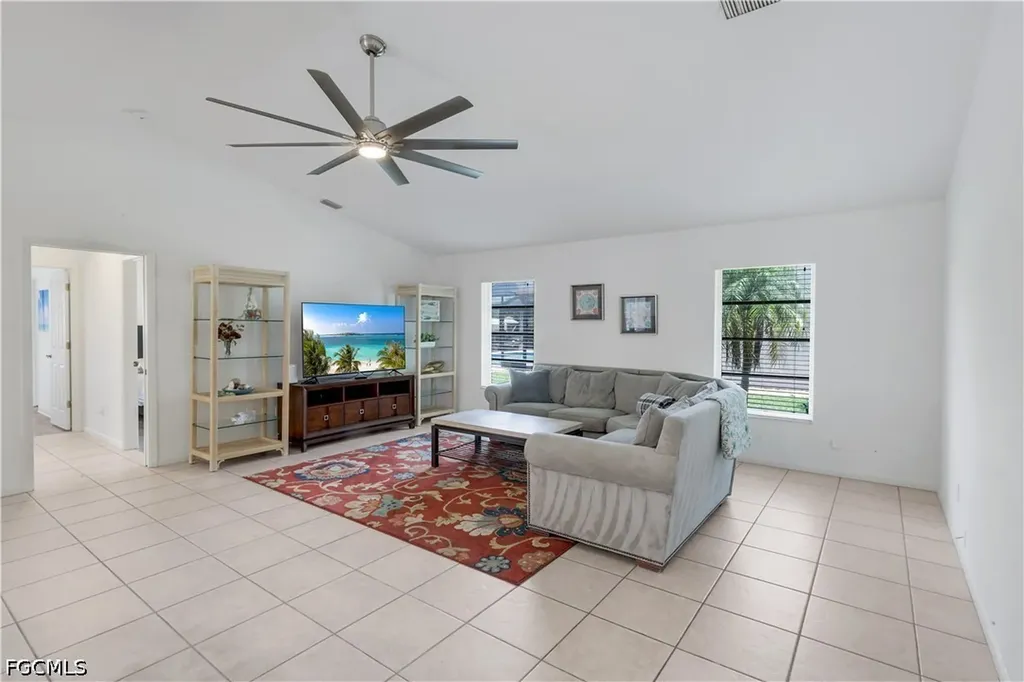 2526 SE 19th Place Cape Coral FL 33904
