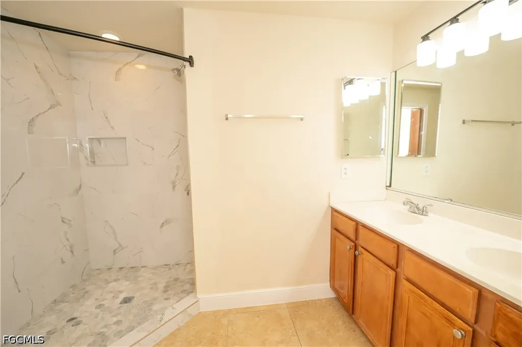325/327 SE 23rd Avenue Cape Coral FL 33990