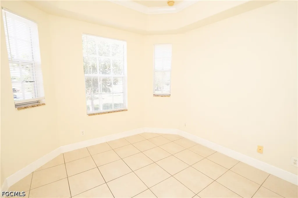 325/327 SE 23rd Avenue Cape Coral FL 33990