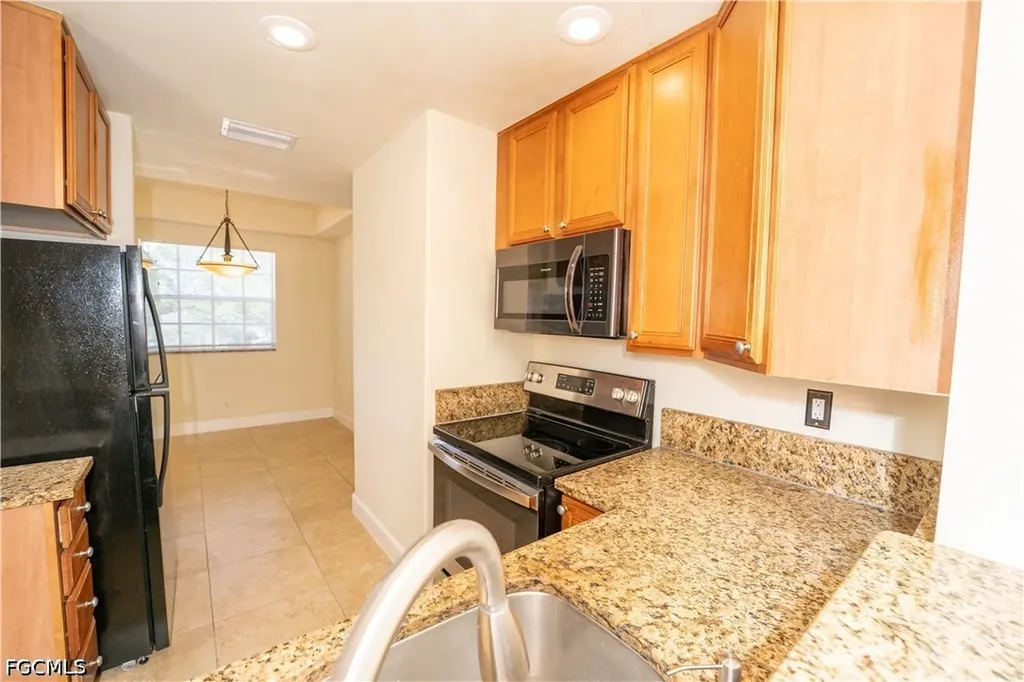 325/327 SE 23rd Avenue Cape Coral FL 33990