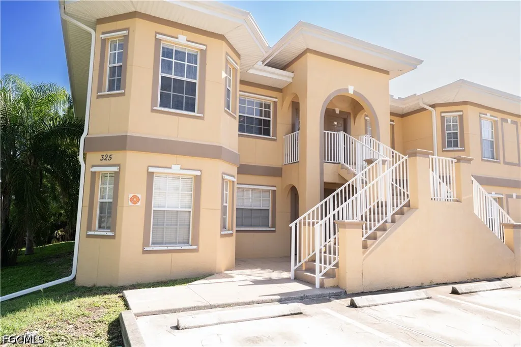 325/327 SE 23rd Avenue Cape Coral FL 33990