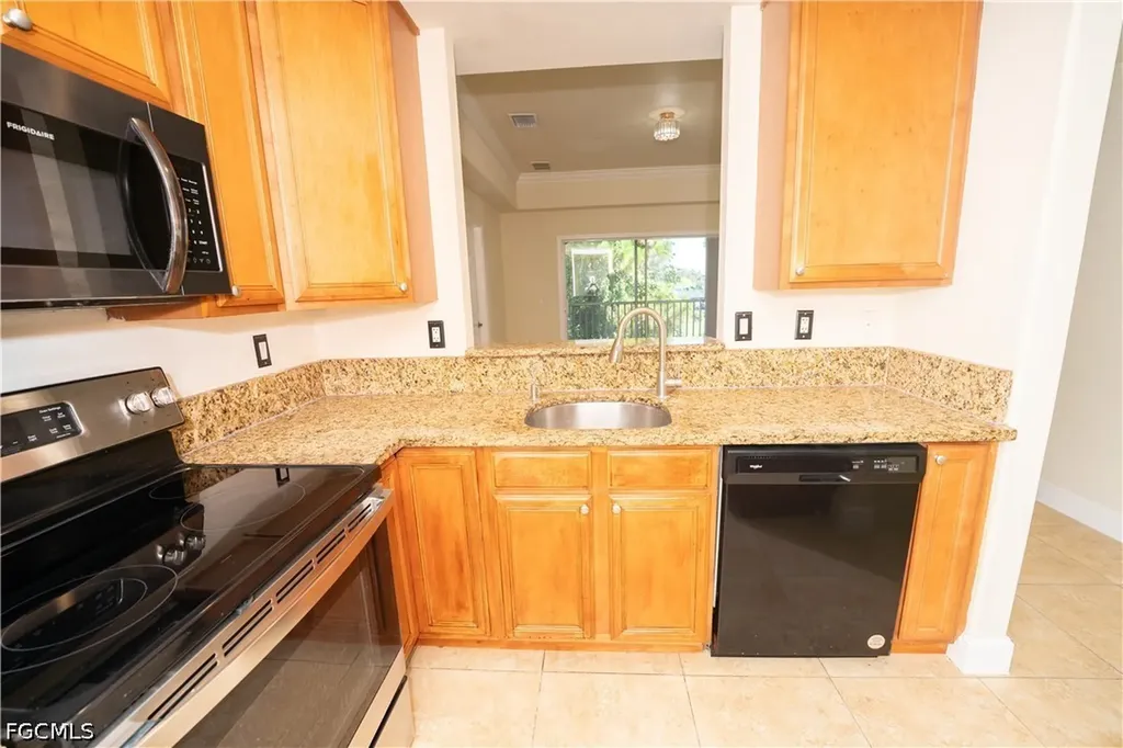 325/327 SE 23rd Avenue Cape Coral FL 33990
