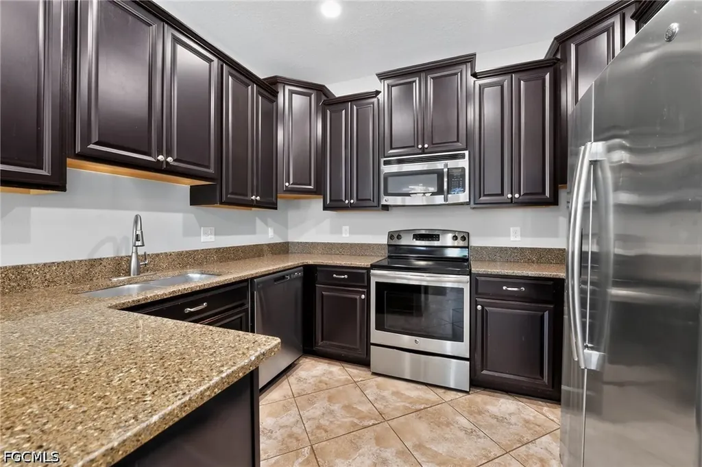 1717 Trailwater Street Ruskin FL 33570