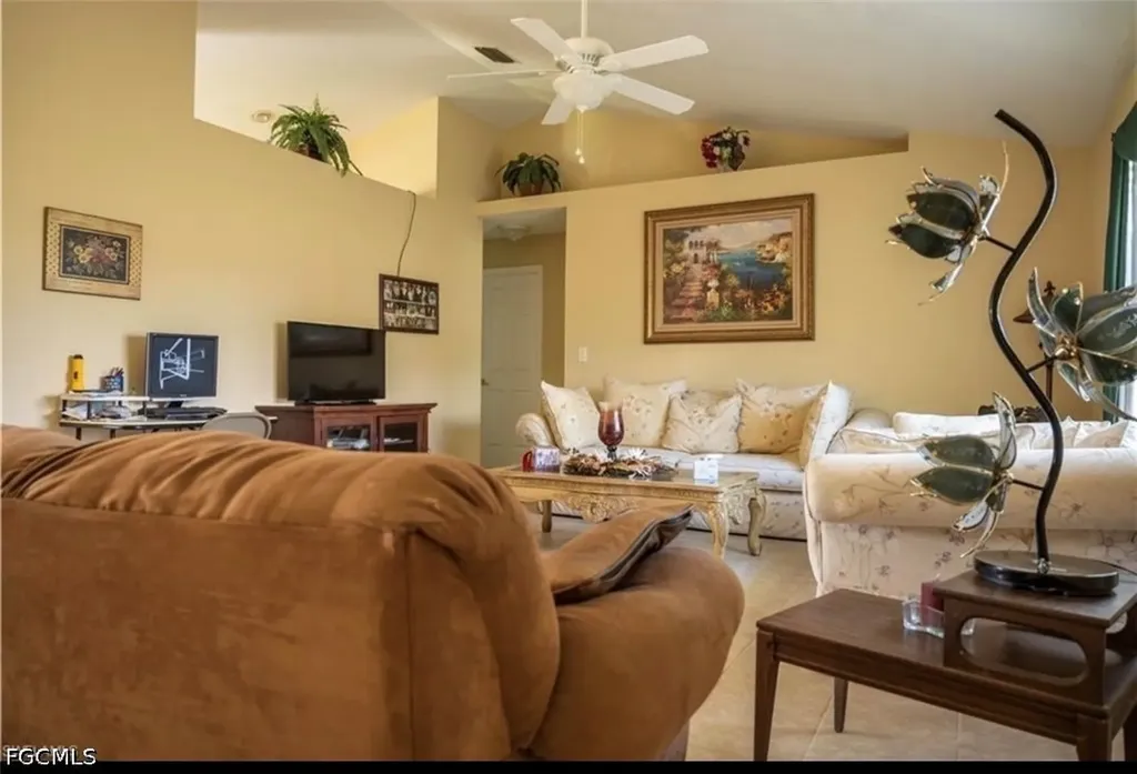 234 SE 1st Avenue Cape Coral FL 33990