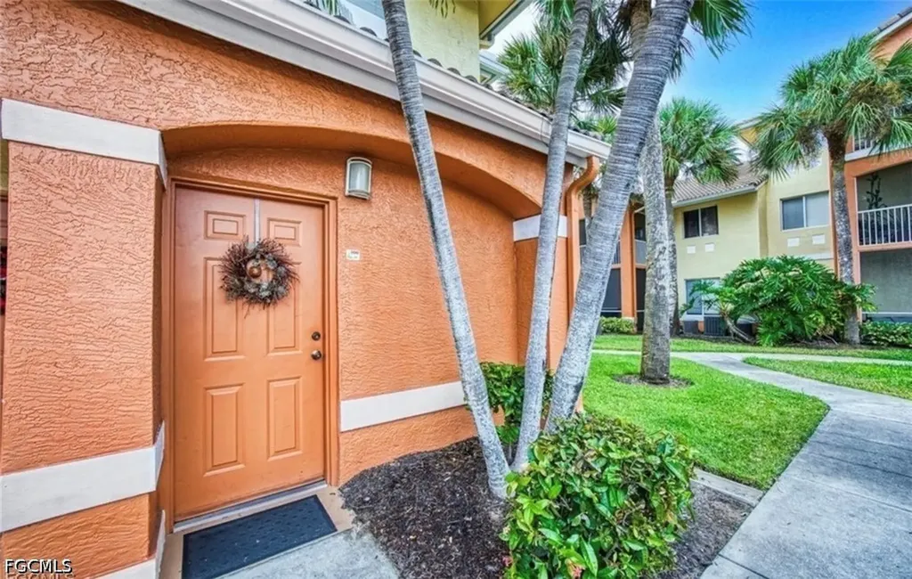 6461 Aragon Way Fort Myers FL 33966