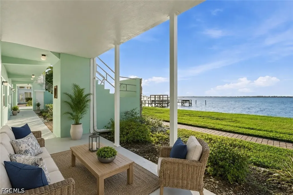 3225 E Riverside Drive Fort Myers FL 33916