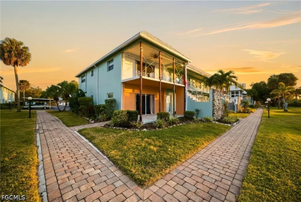 3225 E Riverside Drive Fort Myers FL 33916