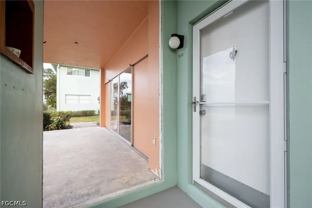 3225 E Riverside Drive Fort Myers FL 33916