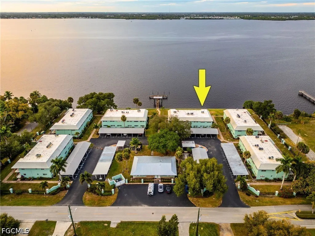 3225 E Riverside Drive Fort Myers FL 33916