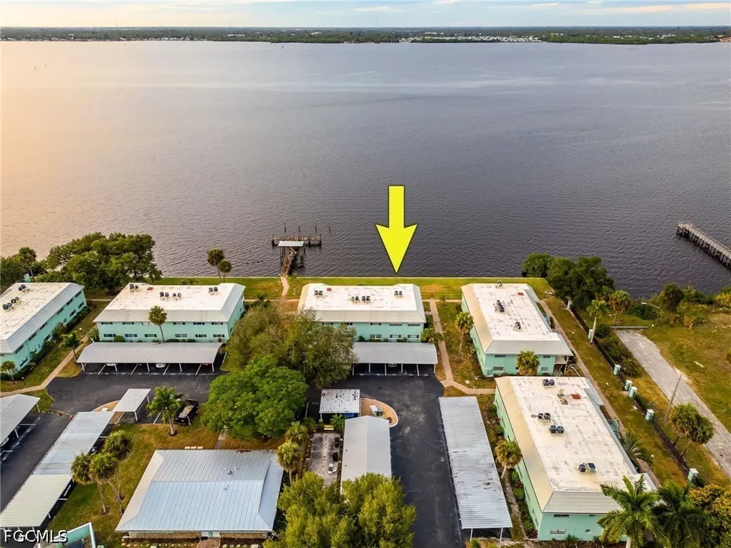 3225 E Riverside Drive Fort Myers FL 33916