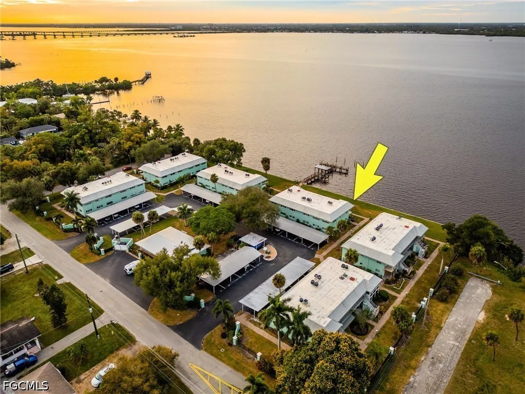 3225 E Riverside Drive Fort Myers FL 33916