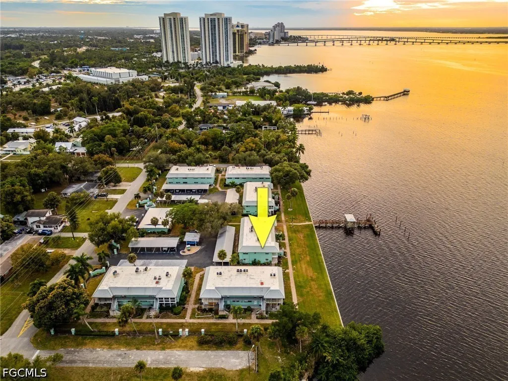 3225 E Riverside Drive Fort Myers FL 33916