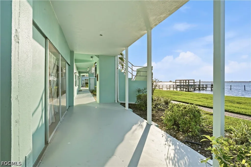 3225 E Riverside Drive Fort Myers FL 33916