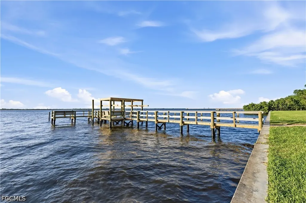 3225 E Riverside Drive Fort Myers FL 33916