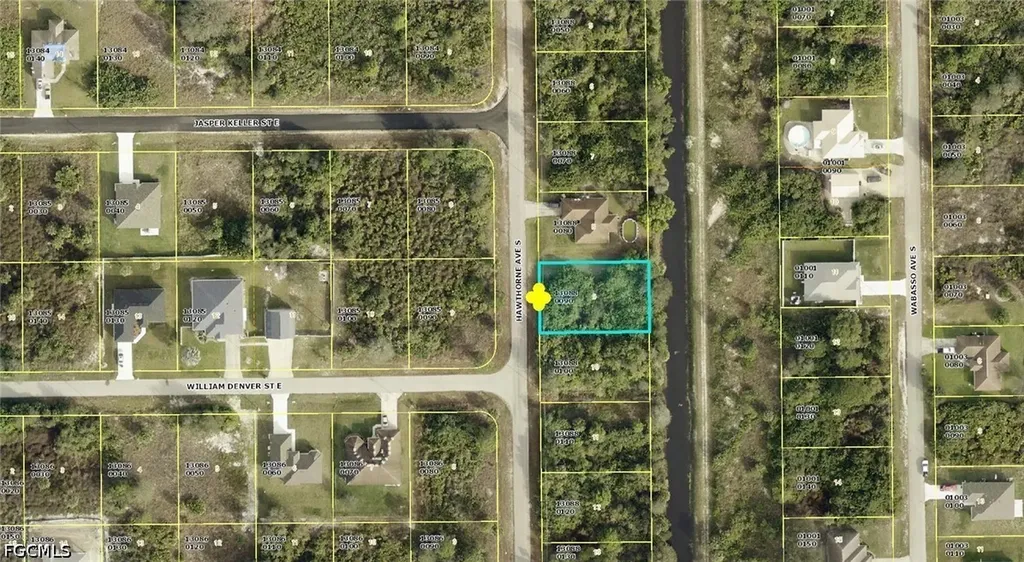 517 Hawthorne Avenue S Lehigh Acres FL 33974