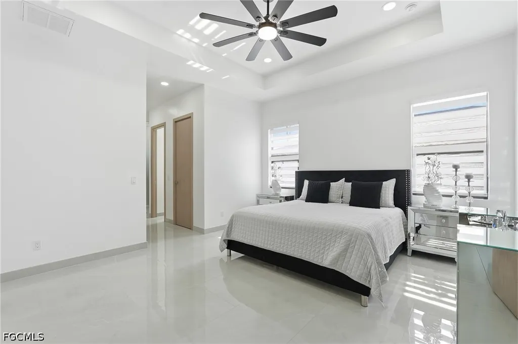 18 NE 6th Street Cape Coral FL 33909