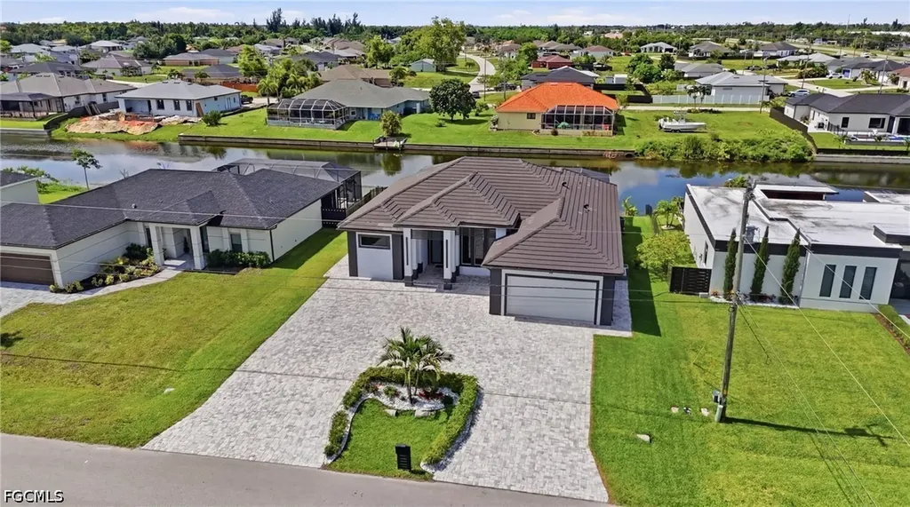 18 NE 6th Street Cape Coral FL 33909