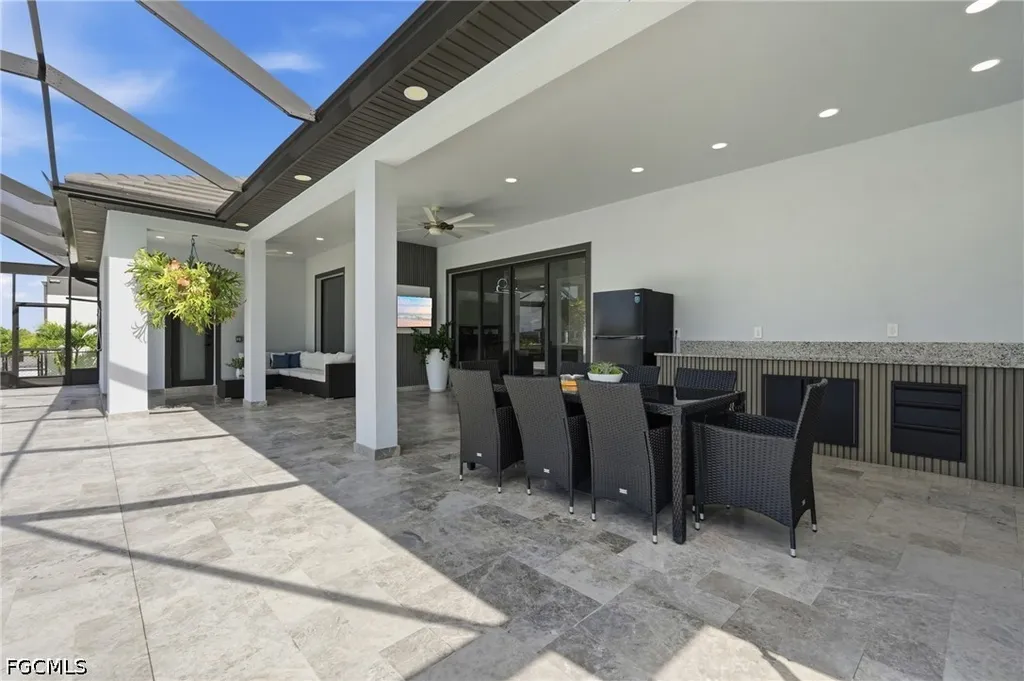 18 NE 6th Street Cape Coral FL 33909