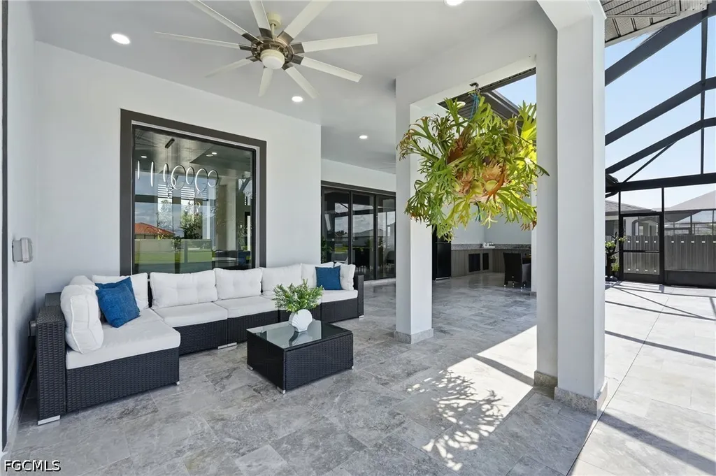 18 NE 6th Street Cape Coral FL 33909