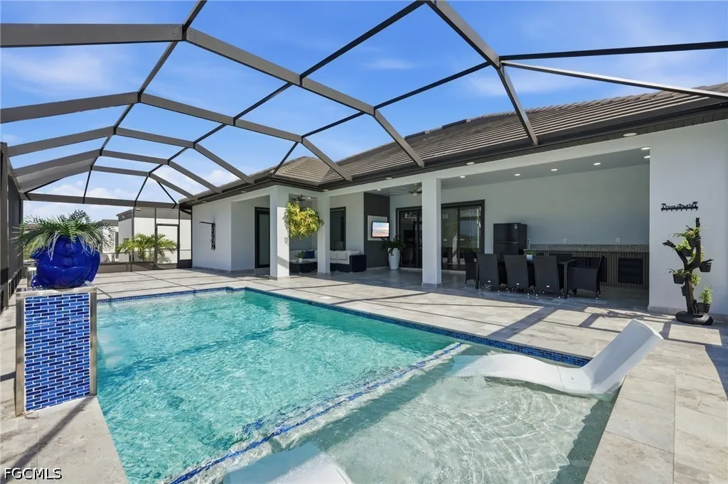 18 NE 6th Street Cape Coral FL 33909