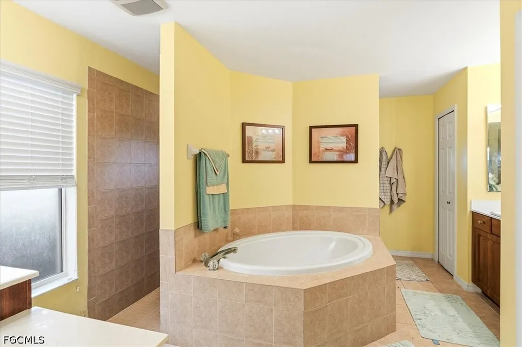 2541 NW 21st Avenue Cape Coral FL 33993