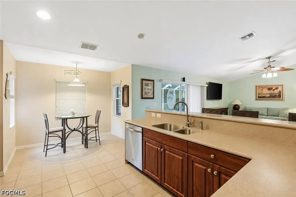 2541 NW 21st Avenue Cape Coral FL 33993