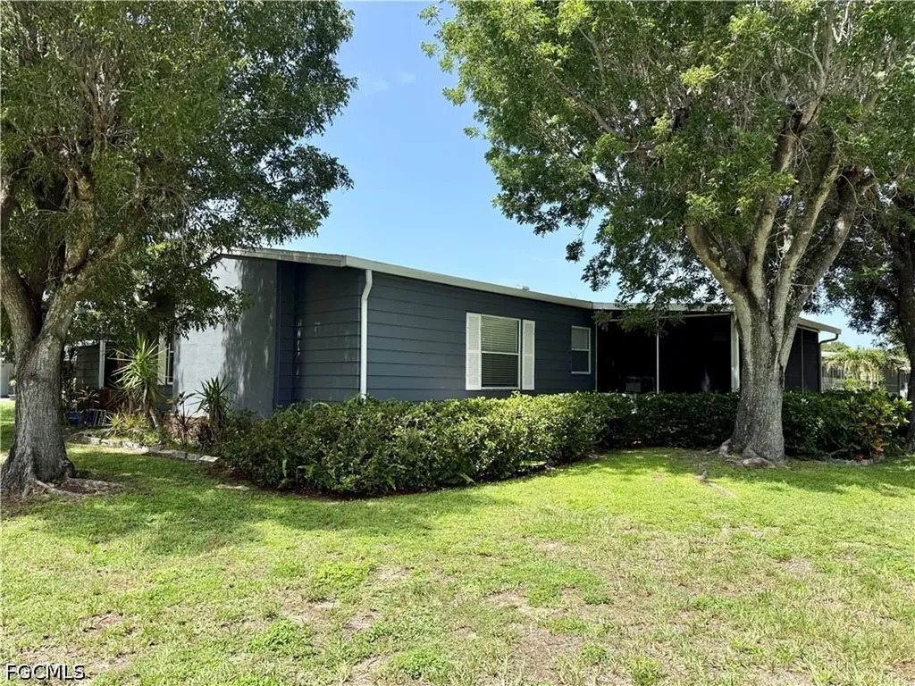 9735 Lake Fairways Boulevard North Fort Myers FL 33903