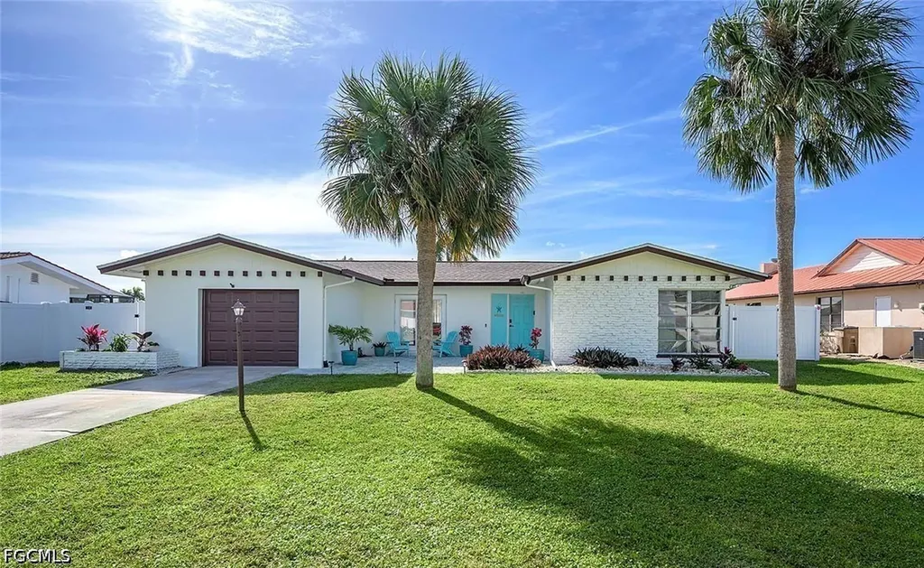 1432 Wellington Court Cape Coral FL 33904