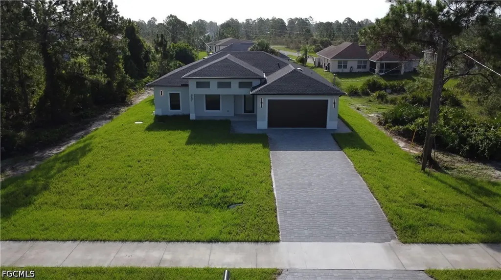 847 Bell Boulevard S Lehigh Acres FL 33974-5955