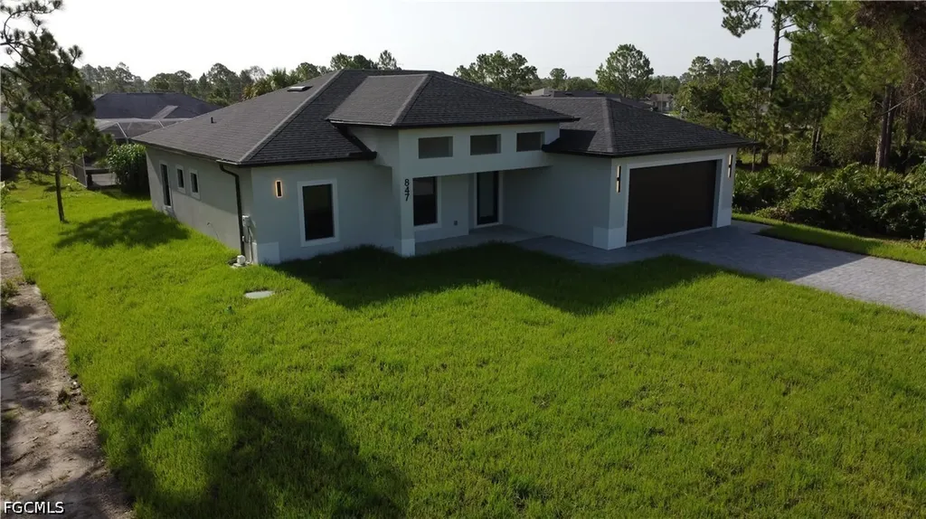 847 Bell Boulevard S Lehigh Acres FL 33974-5955