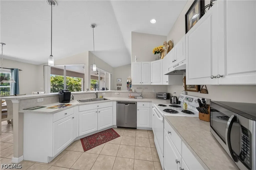 2613 SW 27th Street Cape Coral FL 33914