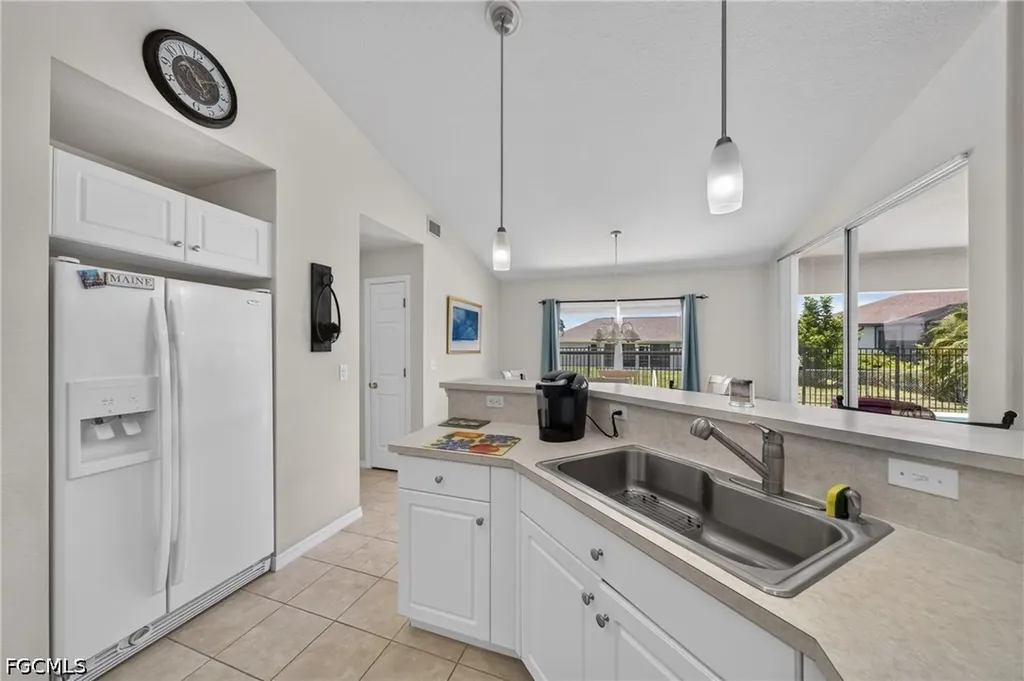 2613 SW 27th Street Cape Coral FL 33914
