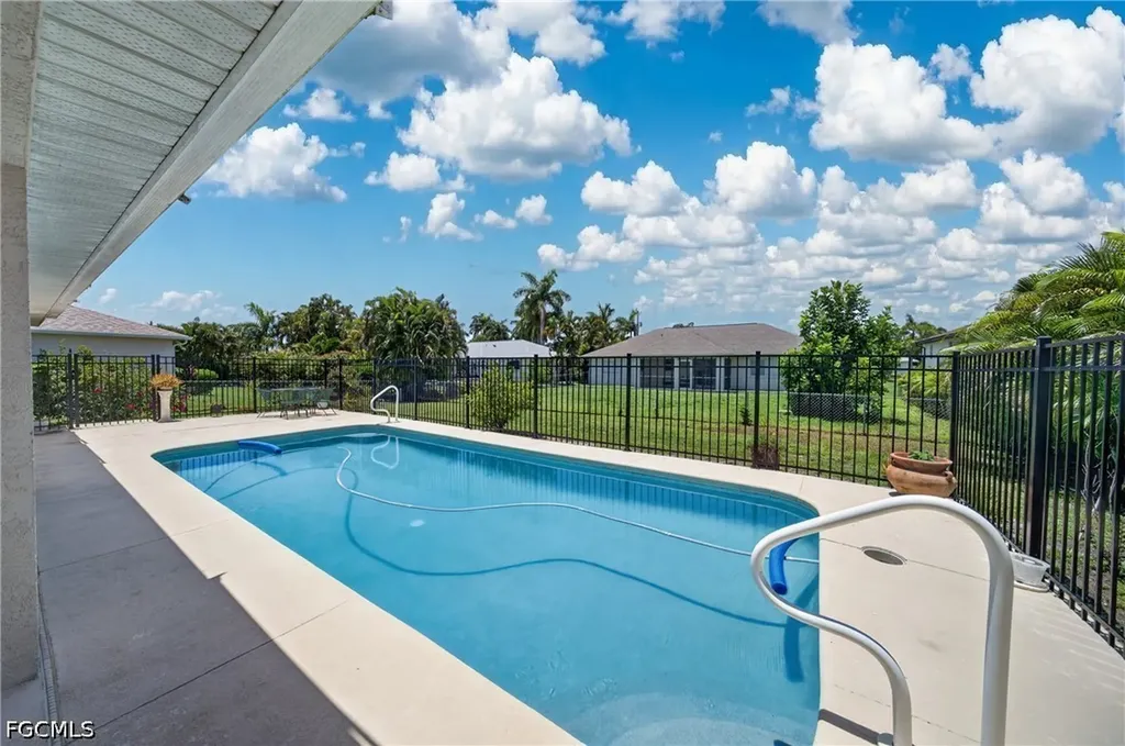 2613 SW 27th Street Cape Coral FL 33914